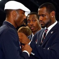  科内利亚诺女排康复体系揭秘；加比分享泳池到力量训练全程；专业设备助力伤愈回归。 体育新闻