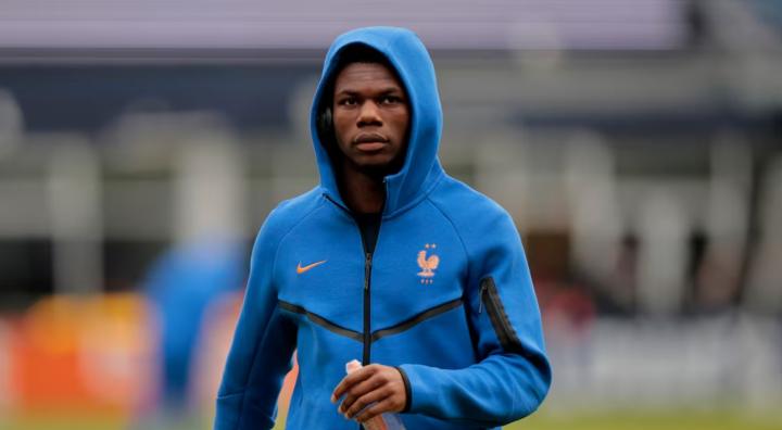 为何楚阿梅尼被视为顶级核心:从赛场蜕变看中场球员的成长进化 体育新闻 为何楚阿梅尼被视为顶级核心:从赛场蜕变看中场球员的成长进化 体育新闻