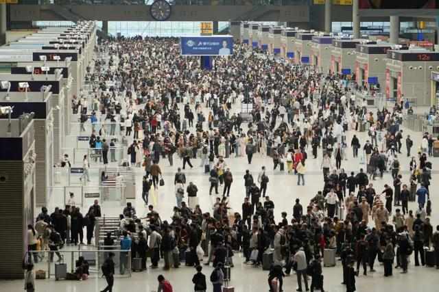  “米”字高铁网的清明答卷：269.2万人次数据背后的精准调度密码 新闻