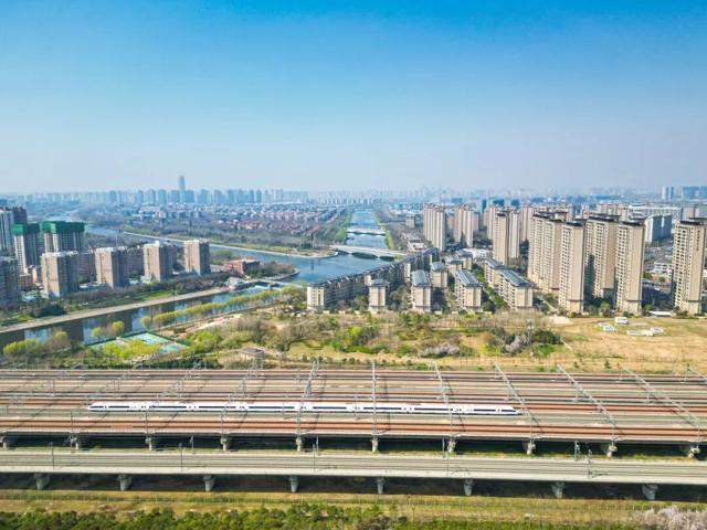  “米”字高铁网的清明答卷：269.2万人次数据背后的精准调度密码 新闻