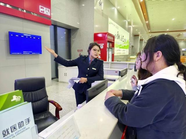  “米”字高铁网的清明答卷：269.2万人次数据背后的精准调度密码 新闻