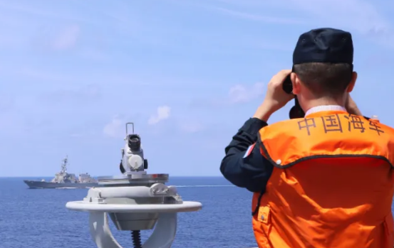  【战略深度】从“雷”号过航看台海管控：全程跟监警戒的战术逻辑与威慑意涵 新闻